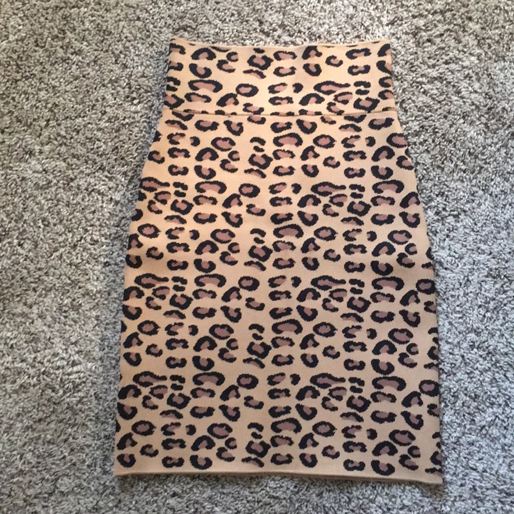 BCBG Max Azria cheetah print bandage skirt XS